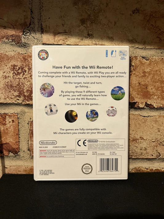 Wii Play (Nintendo Wii) Complete with Manual